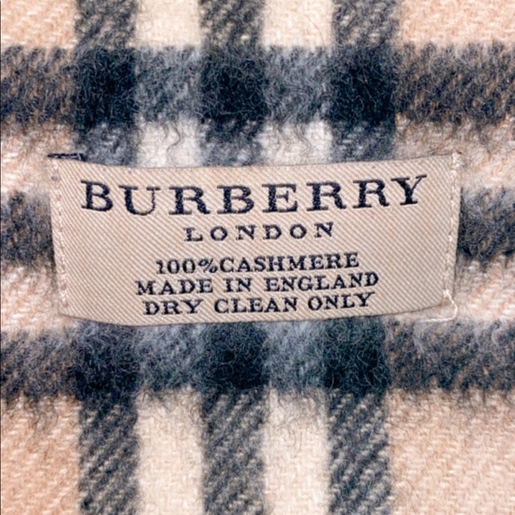 100% Cashmere Burberry Classic Scarf